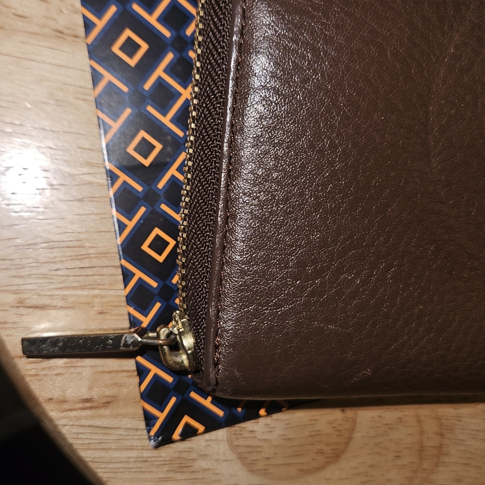 Tory Burch Chocalate Brown And Tan Zip Wallets (Choose Your Wallet) - Picture 6 of 10